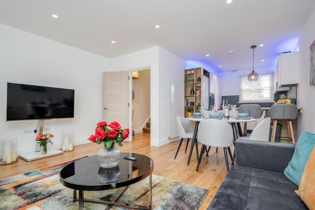 Beautiful 2 Bedrooms Split Level Fulham Appartamento *