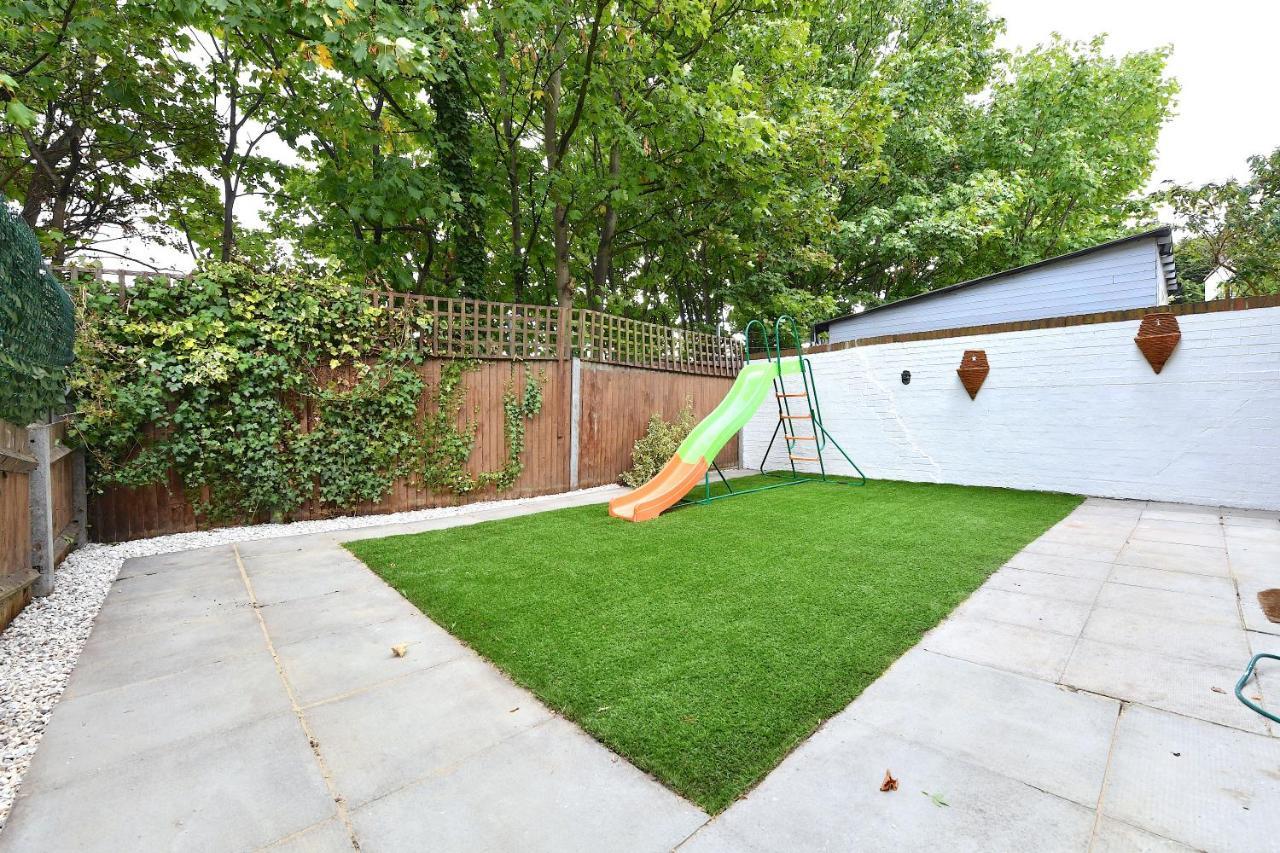 Clapham Junction - 2 Bedroom Bed & Breakfast
