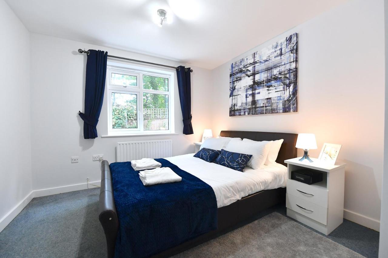 Clapham Junction - 2 Bedroom * London