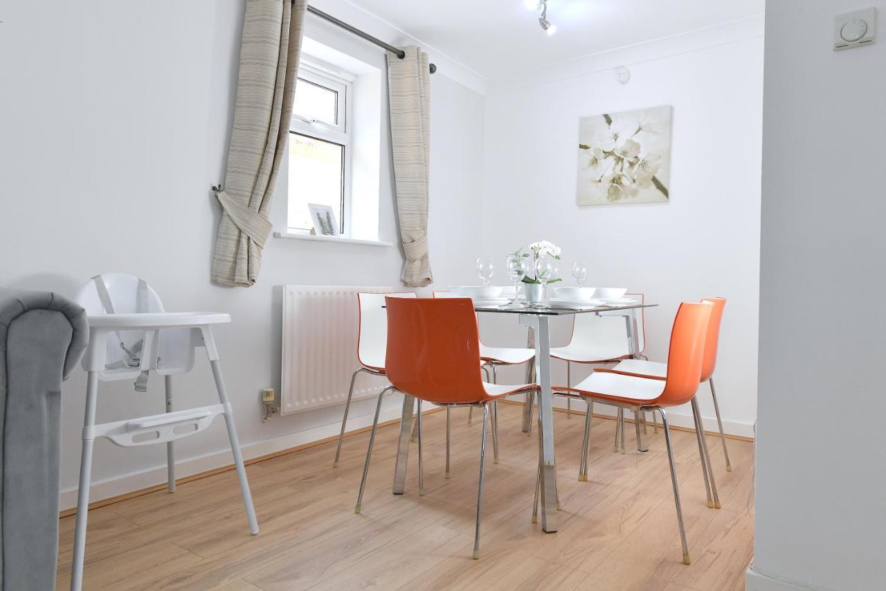 Clapham Junction - 2 Bedroom Bed & Breakfast London