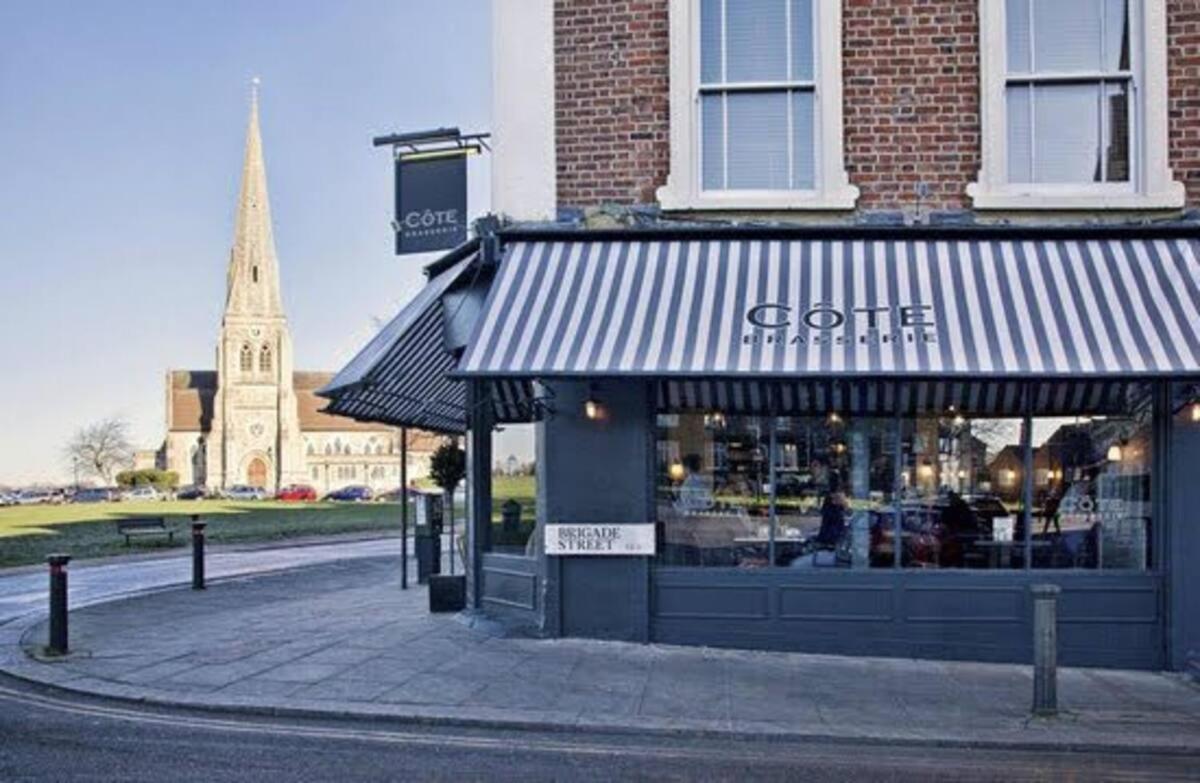 Elegant Parkside Flat: Blackheath Common Period Building London
