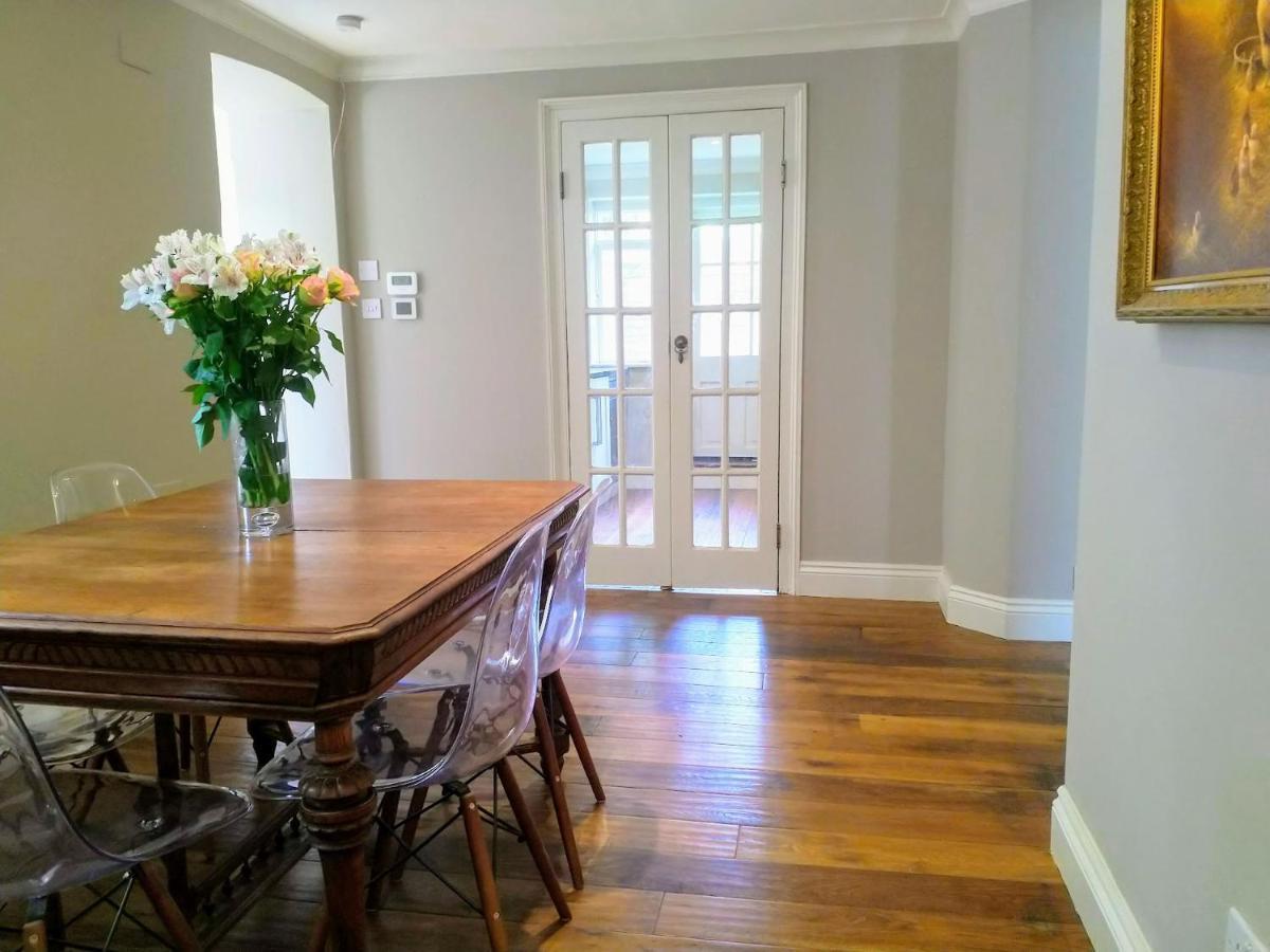 Elegant Parkside Flat: Blackheath Common Period Building Apartment London