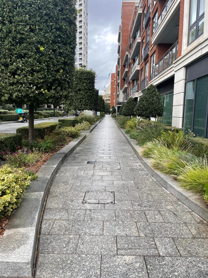 Chelsea Riverside Morden, Chic One Bed Appartement Londen