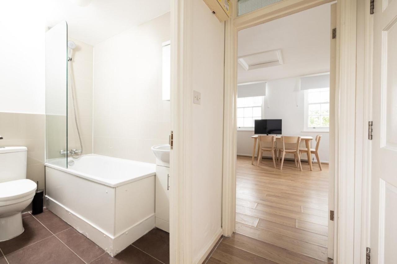 Mornington Crescent Apartment *