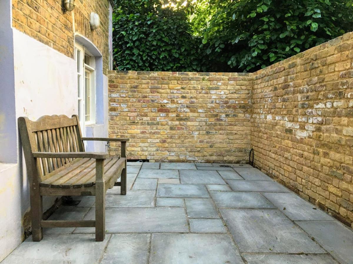 Apartment Elegant Parkside Flat: Blackheath Common Period Building