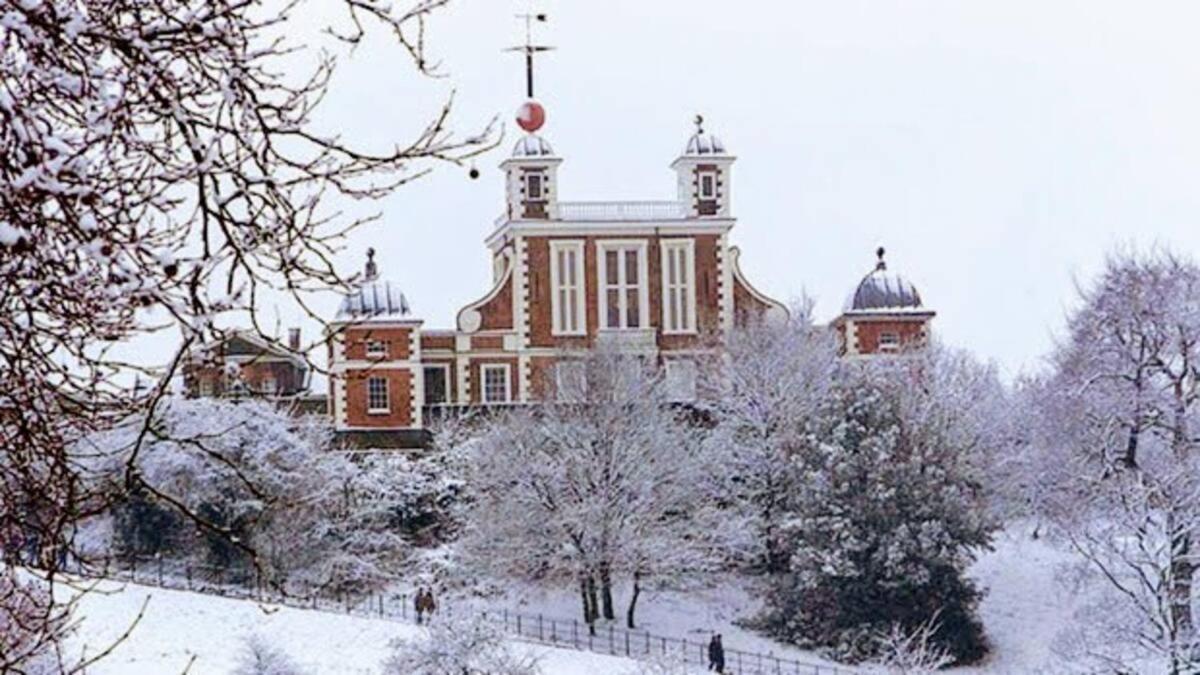 Elegant Parkside Flat: Blackheath Common Period Building * London