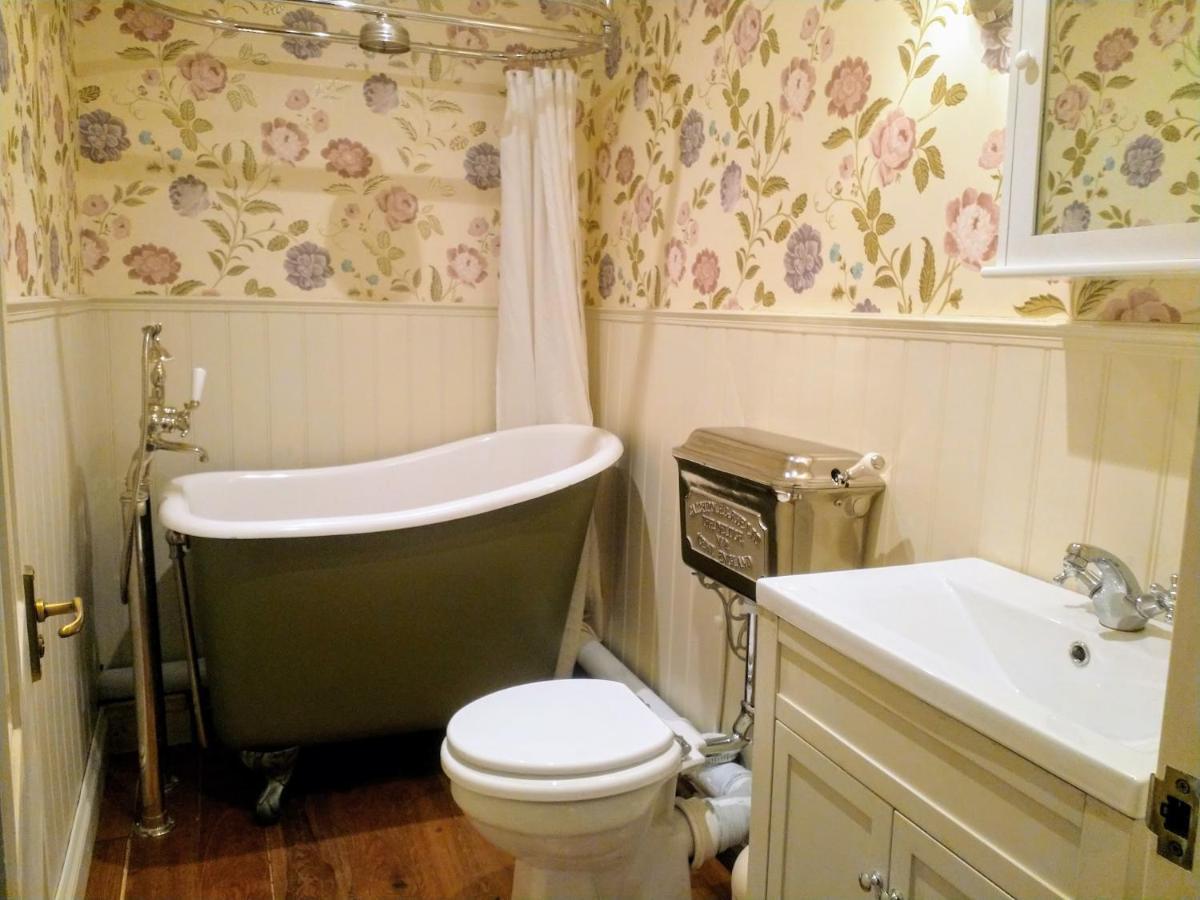 Apartment Elegant Parkside Flat: Blackheath Common Period Building