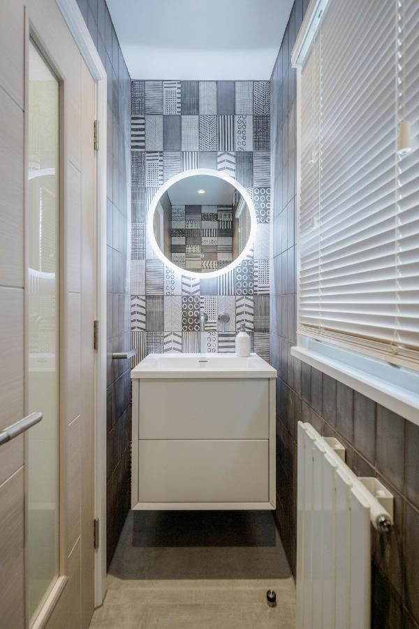 Beautiful 2 Bedrooms Split Level Fulham * Londra