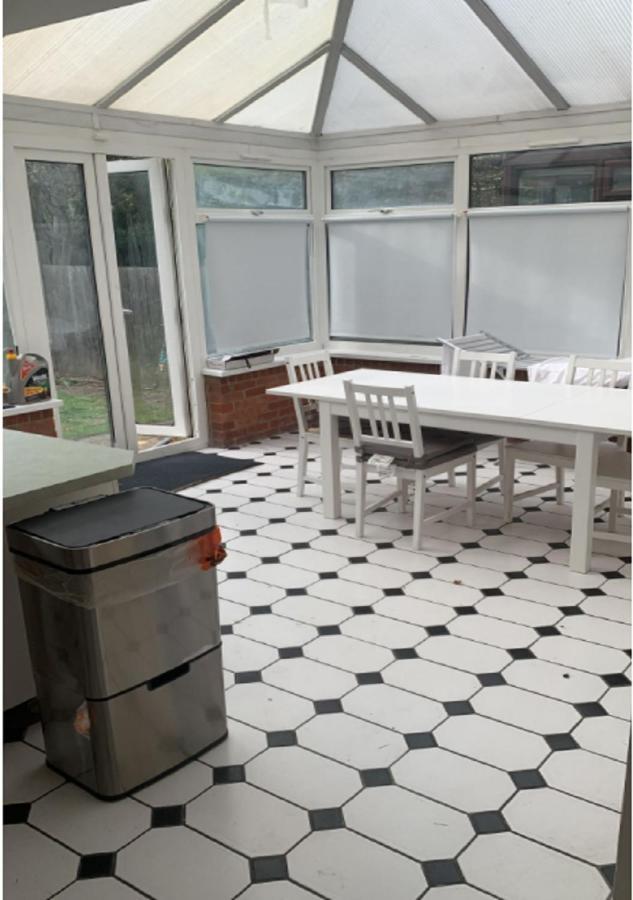 Wandsworth, South Deluxe King 3 Homestay