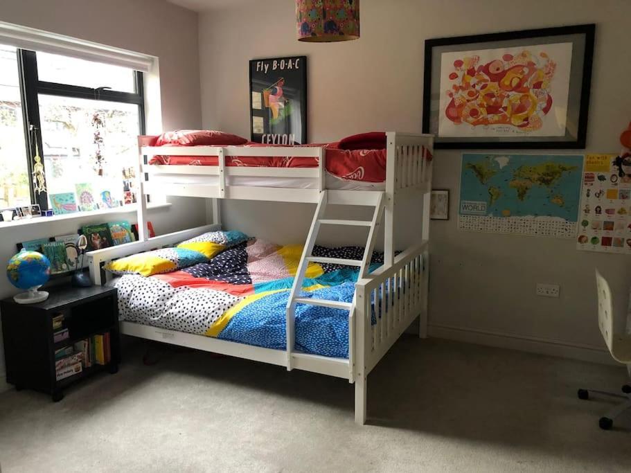 Large, Modern, Light, Open Plan Designer House * Londres