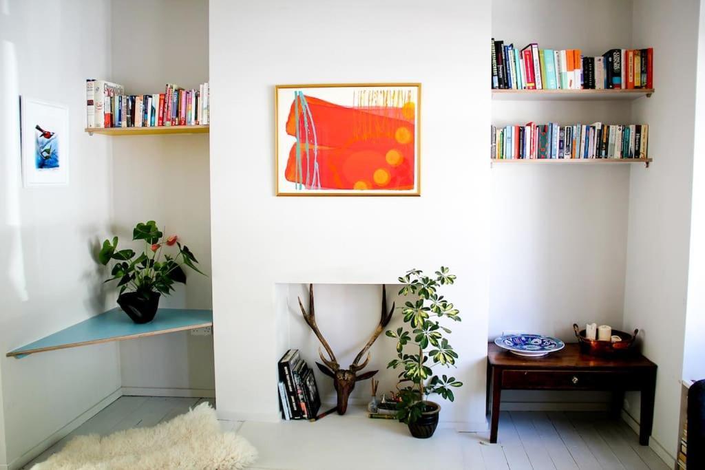 Large, Modern, Light, Open Plan Designer House Hébergement de vacances