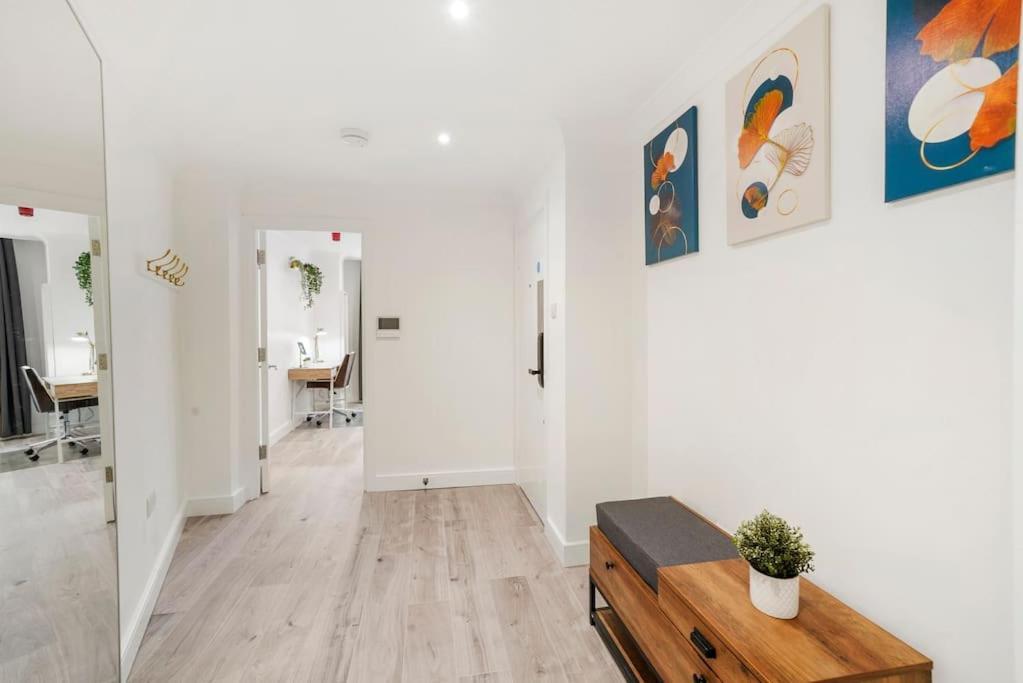 Modern 2 Bedroom In The Heart Of London