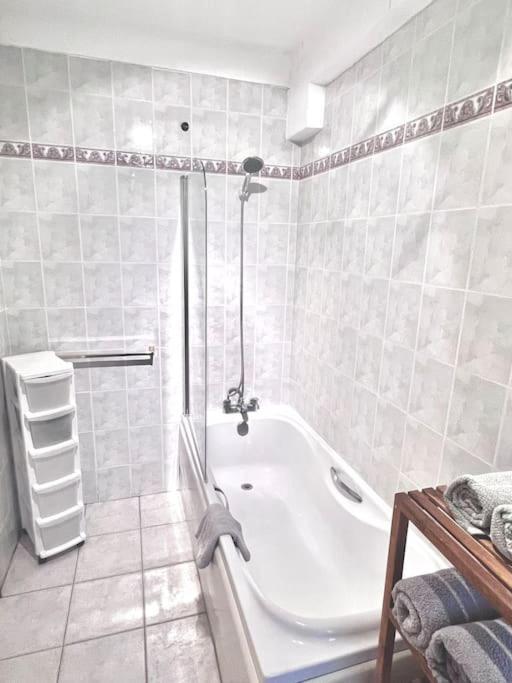 Leilighet King-sized Studio, 6th Floor + Lift, Regent's Park *