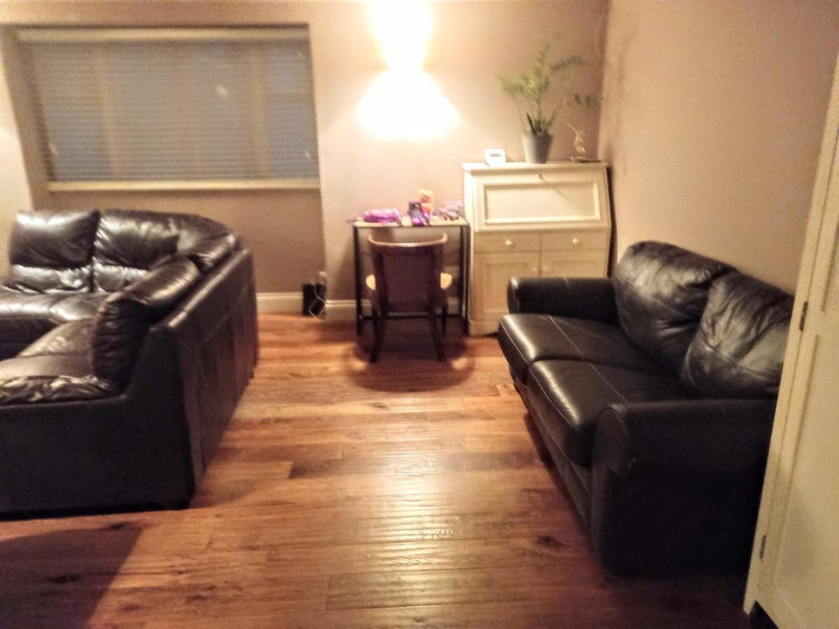Apartment Elegant Parkside Flat: Blackheath Common Period Building London