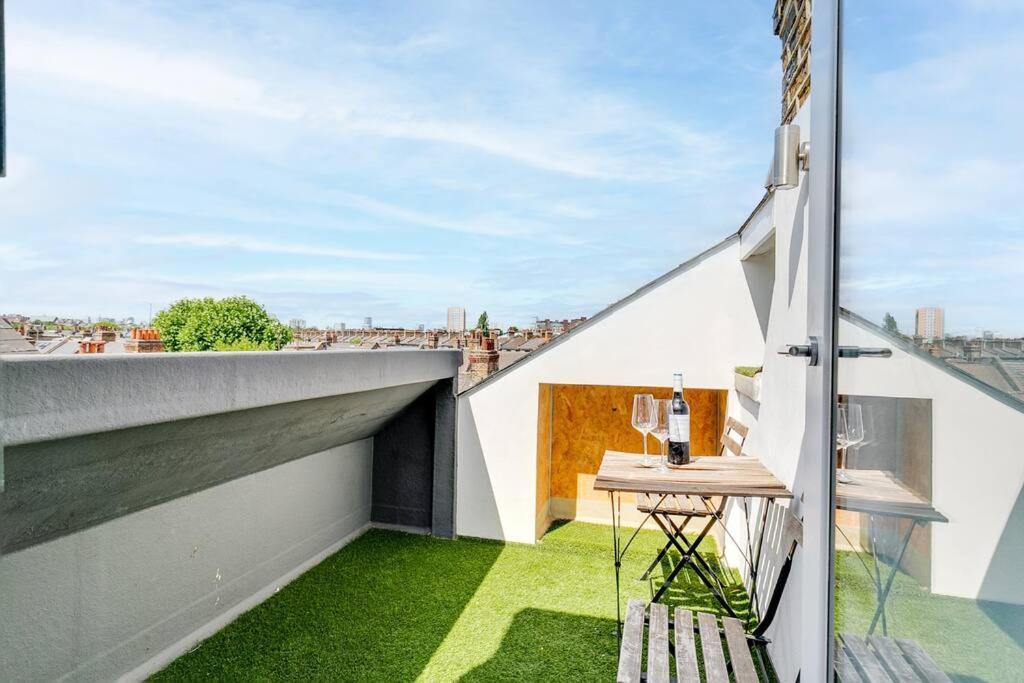 Modern 1 Bedroom Flat In Battersea Apartment