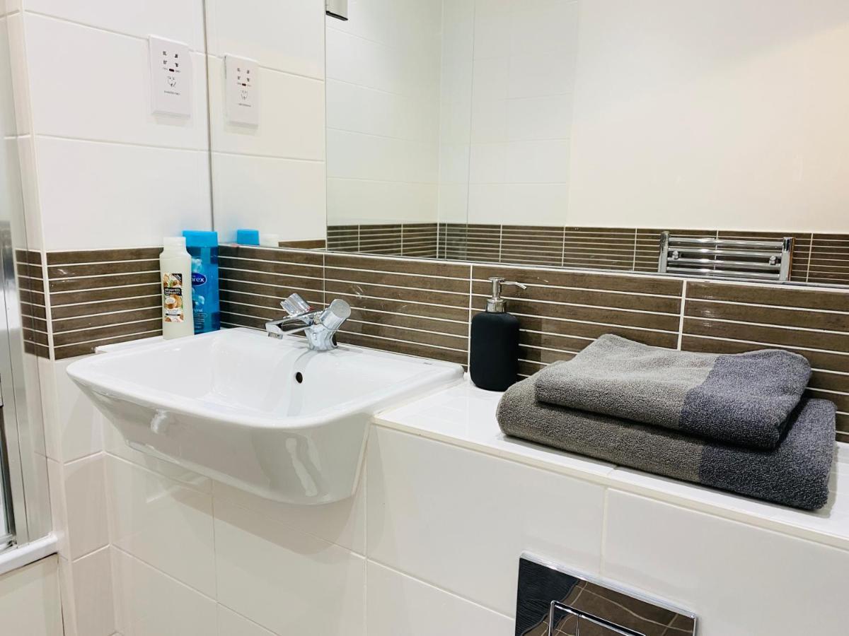 Apartment Spacious Two Bedroom In Balham