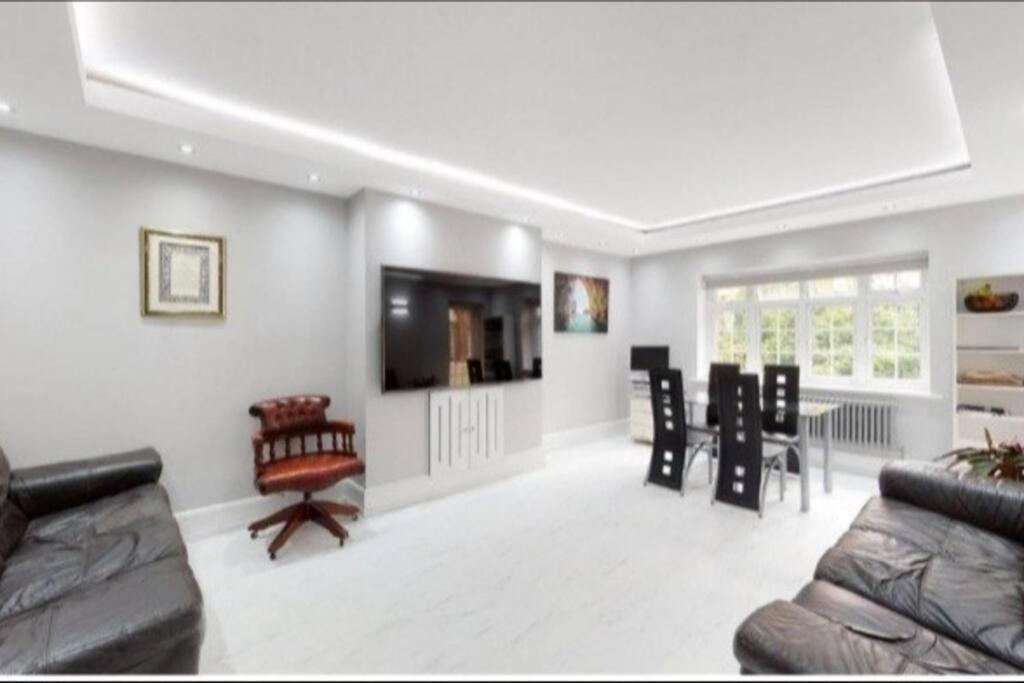 9 Brentwood