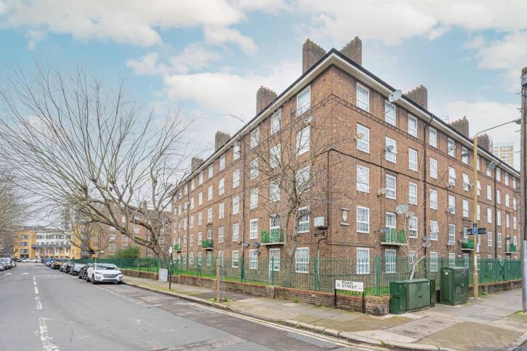 Greenwich 1930s Retro Flat London
