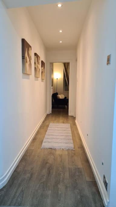 Apartment Luxury 1 Bedroom Flat In The Heart Of Wood London