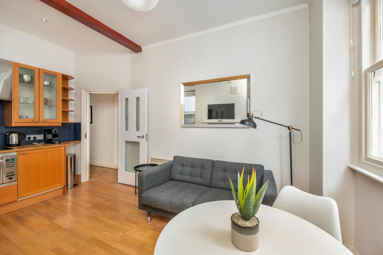 The Modern Manor - Fitzrovia - By Frankie Says