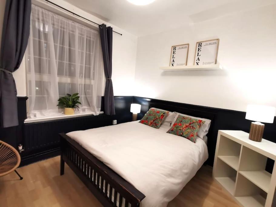 Greenwich 1930s Retro Flat Apartment
