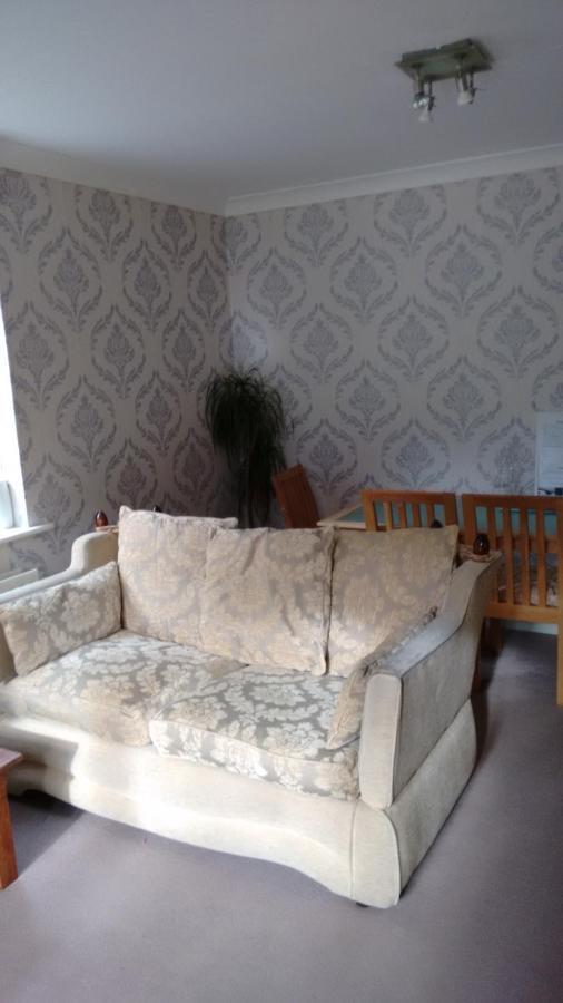 2 Bedrooms & 2 Bathrooms With An Ensuite Apartment *