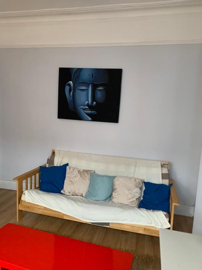 Cosy 6 Bedroom House Casa vacanze Londra