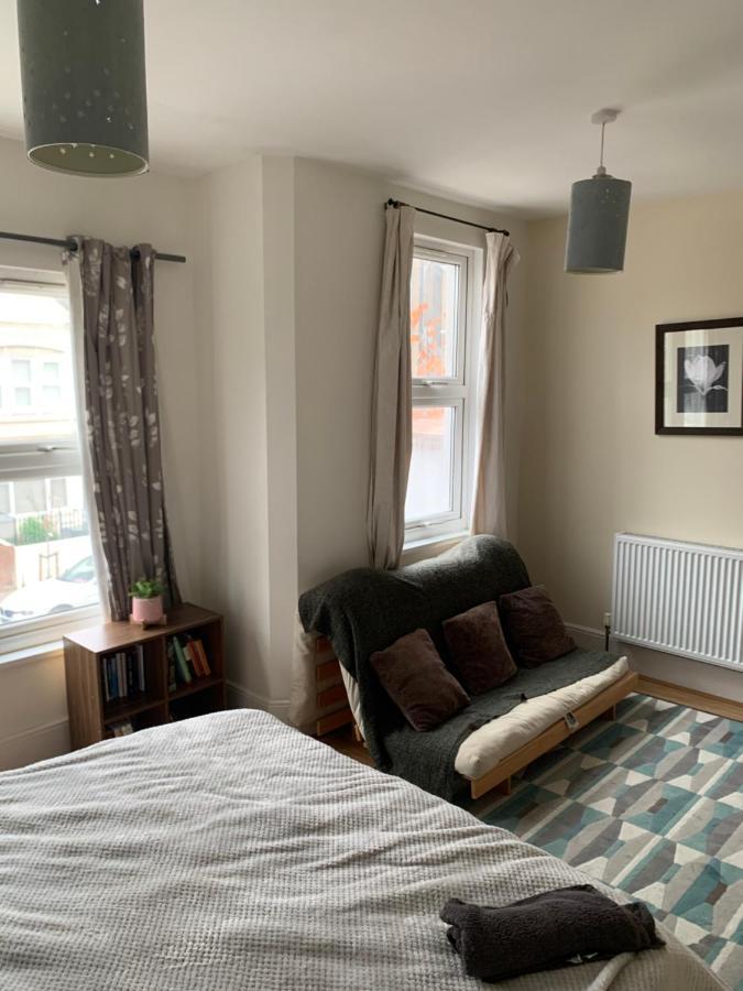 Cosy 6 Bedroom House Londra