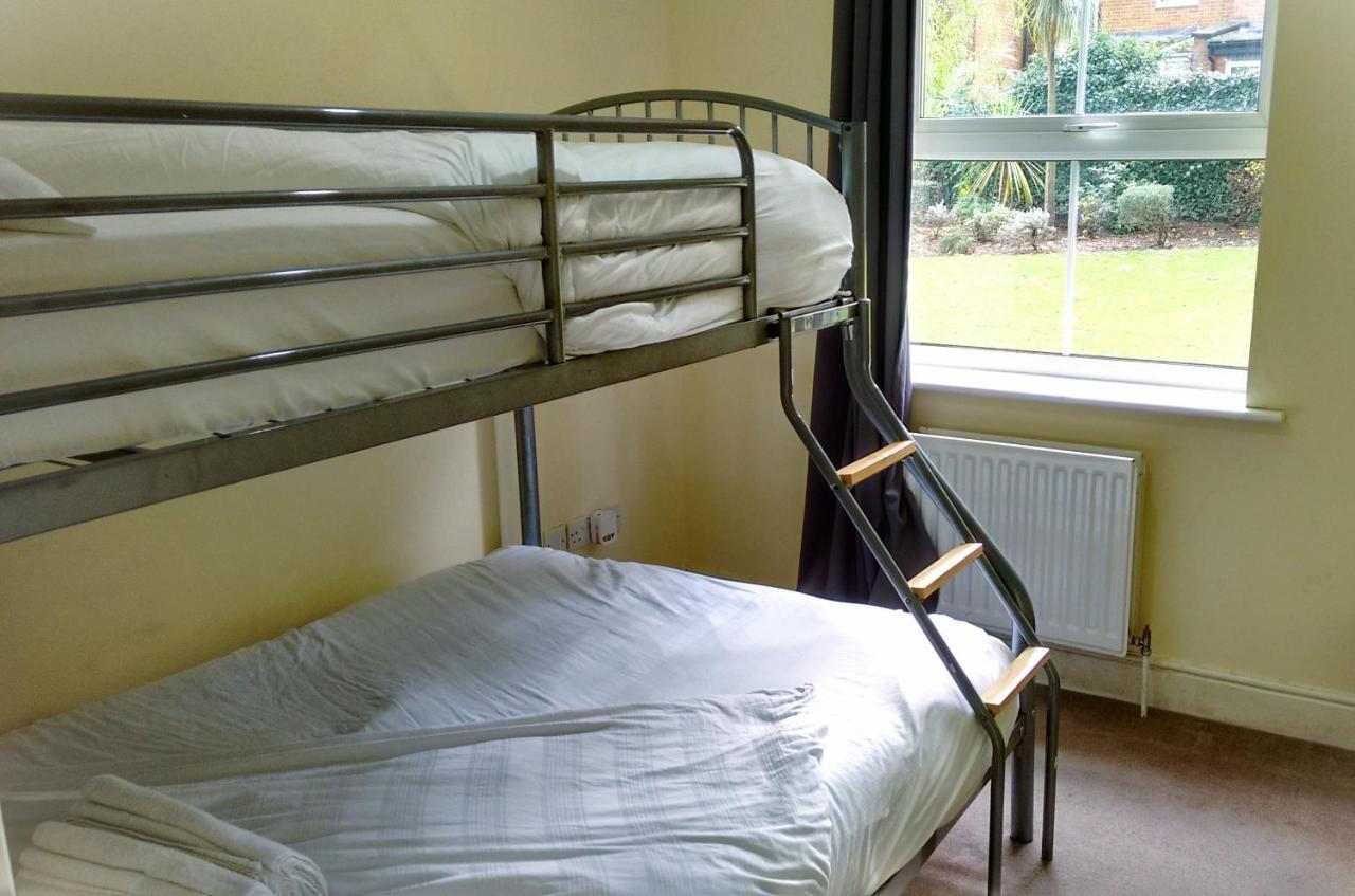 2 Bedrooms & 2 Bathrooms With An Ensuite Apartment London