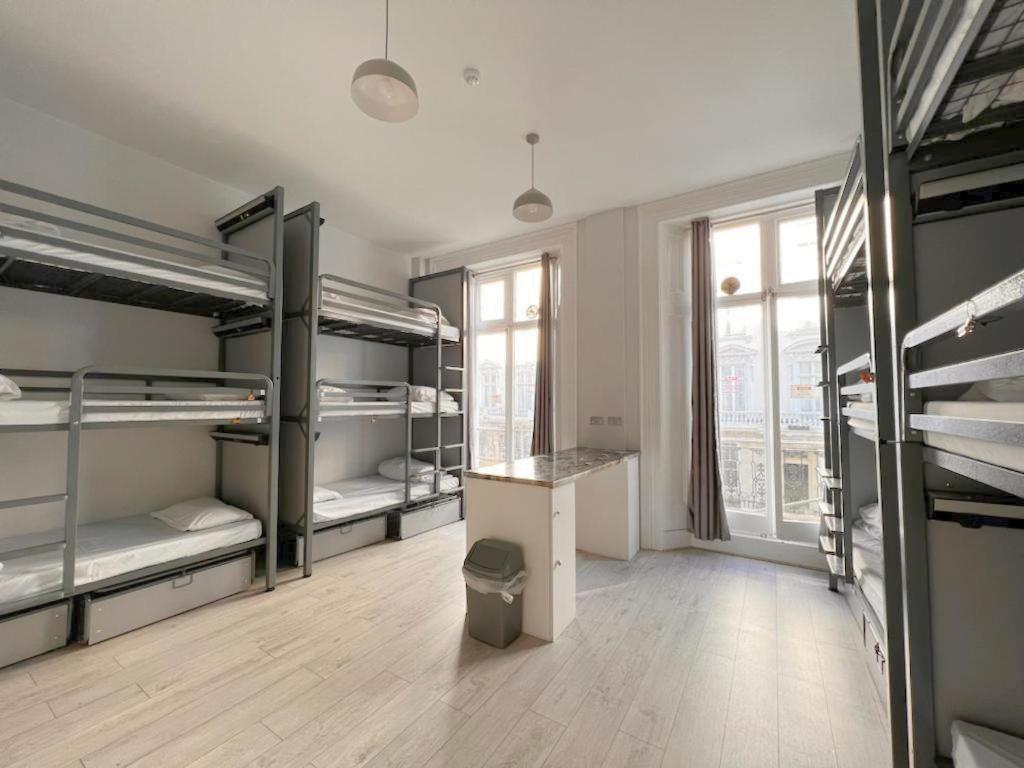Astor Kensington *