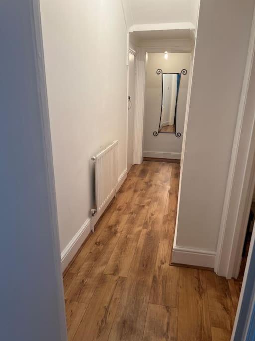 Lejlighed Lovely 1-bedroom With Free Parking & Garden. *