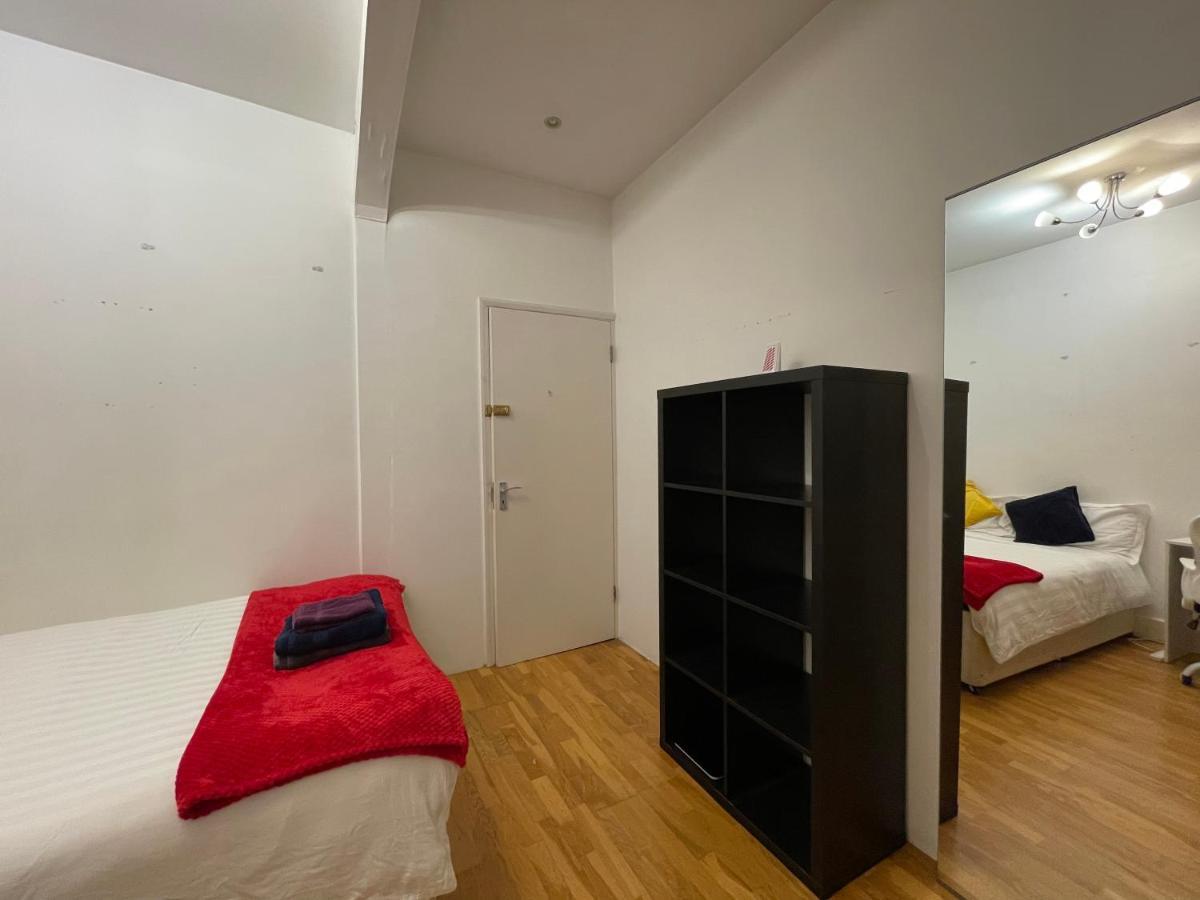 Privat bolig Cozy & Spacious 2 Mins Away From Train Station London