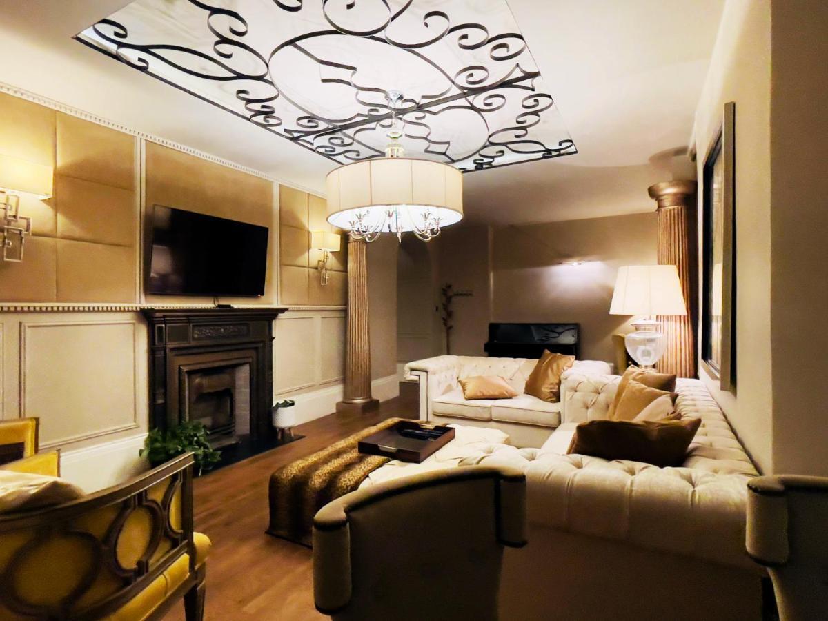 Elizabeth's Place - London's Hidden Gem Apartment London