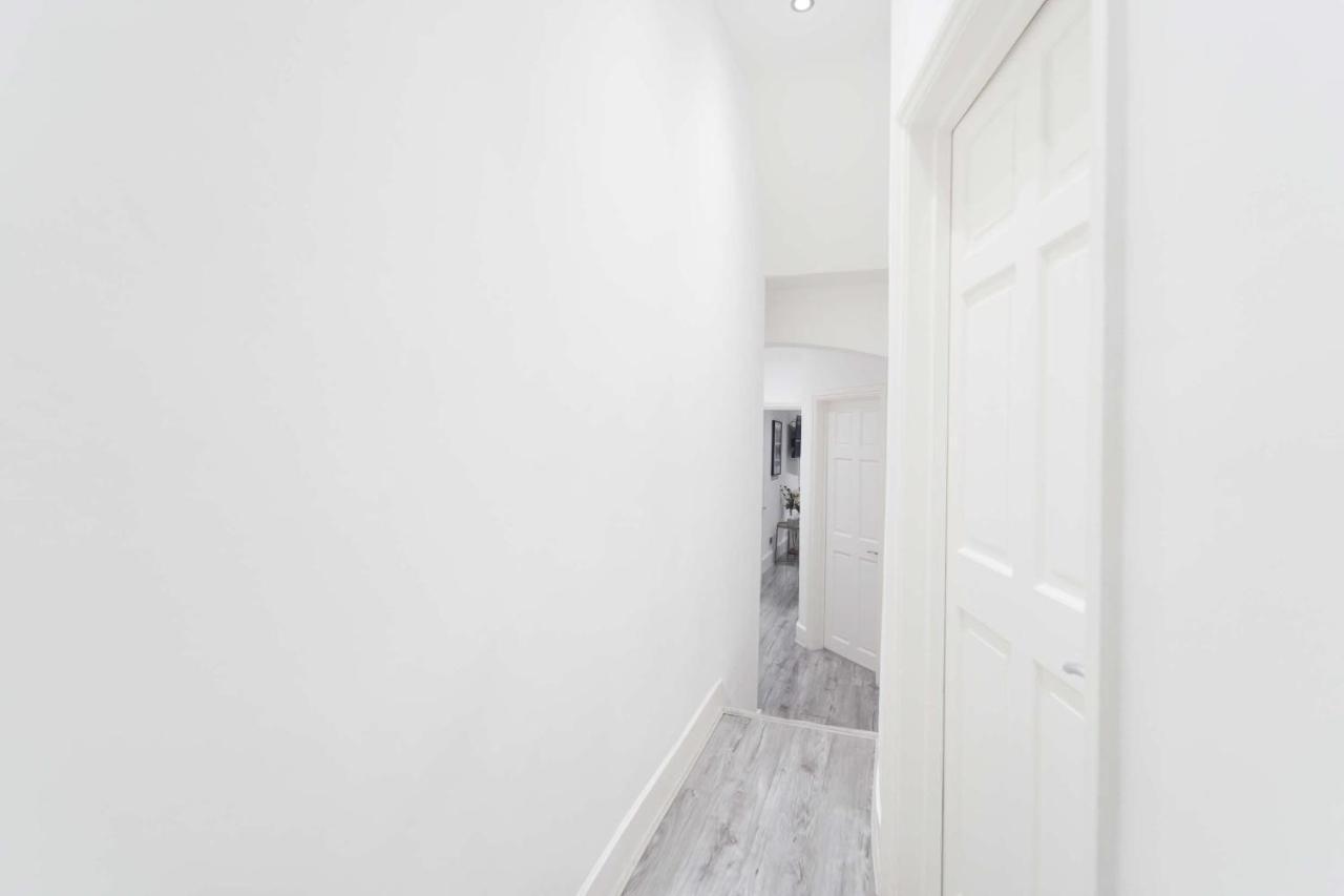 Beautiful Chelsea With Private Garden Lejlighed London