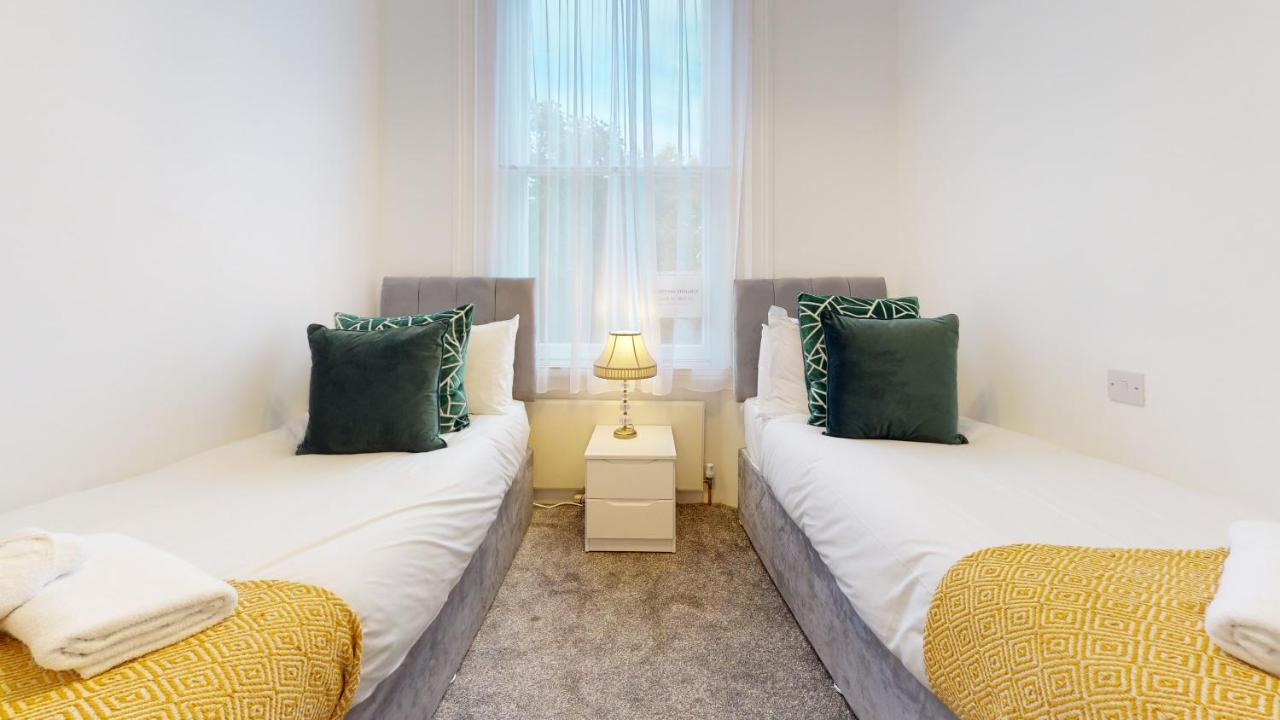 Camden Reach - Engels 2 Bedroom Apartment