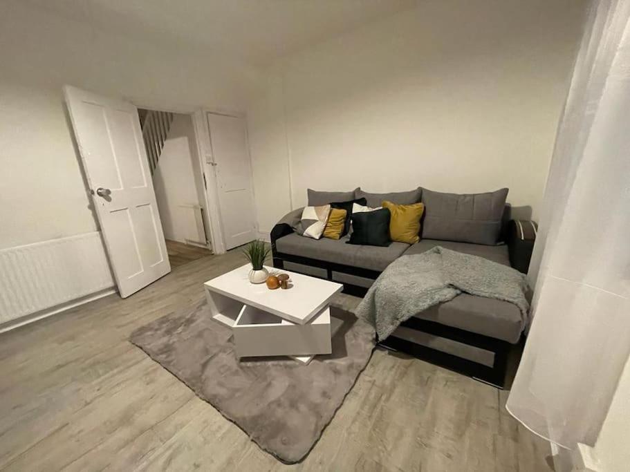 Apartment Beautiful 2 Bedroom On Tower Bridge