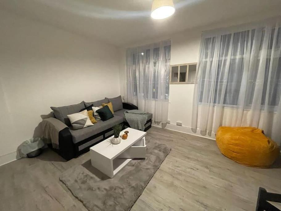 Apartment Comfy 2 Bedroom On Tower Bridge London