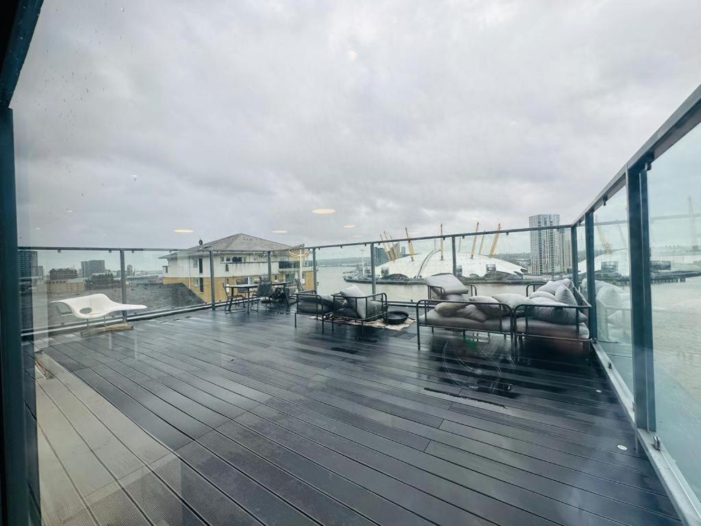 Canary Wharf & O2 Penthouse Apartment