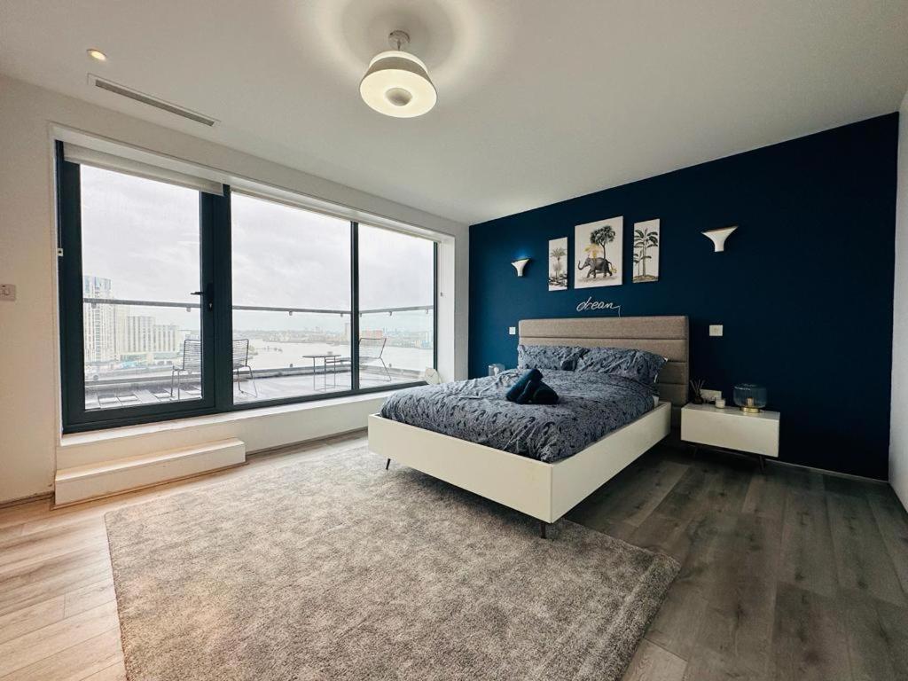 Canary Wharf & O2 Penthouse London
