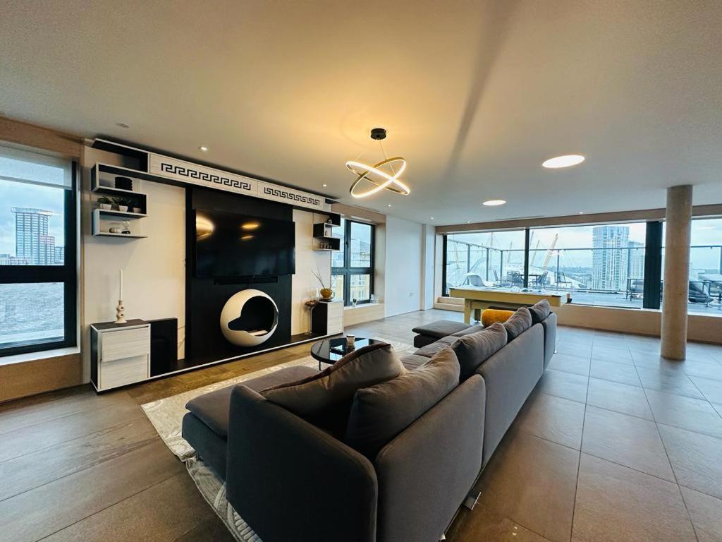 Canary Wharf & O2 Penthouse *