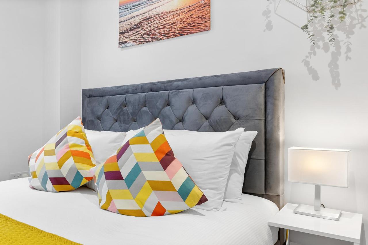 Crystal Palace Suites Gasthof *