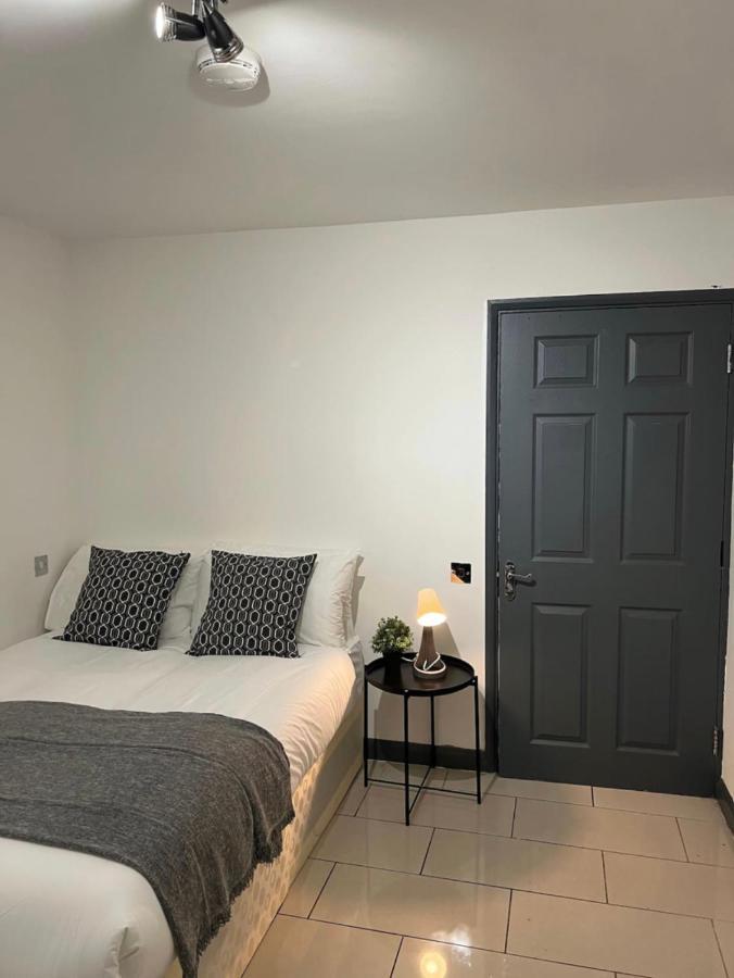New Build 5 Bedroom In Hackney. Central Appartement Londen
