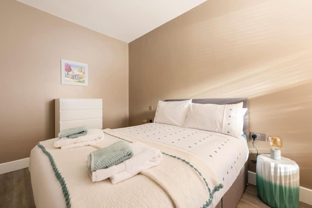 Luxury Garden Flat Apartment London