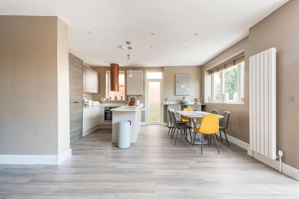 Luxury Garden Flat Apartment