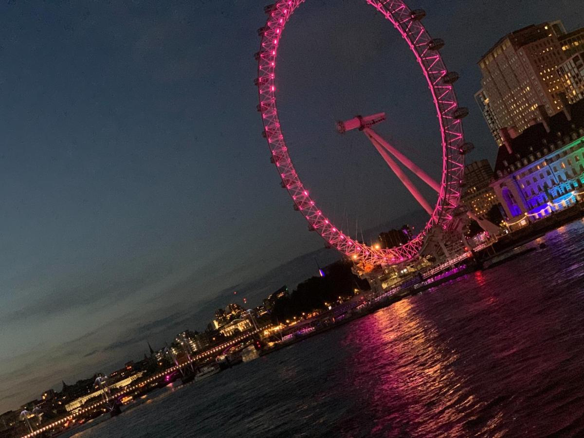 Appartement Luxury Riverside With Easy Access To London, O2, Excel Centre And Parking