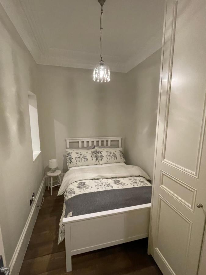 Stylish 3-bedroom Flat In Kensington Appartement Londen
