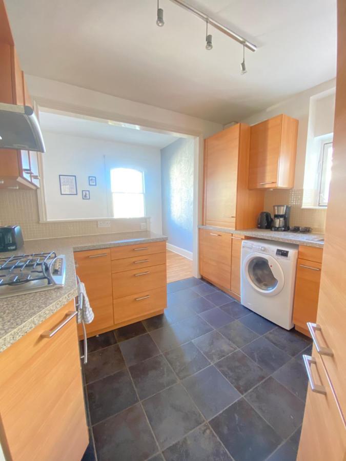 Apartment Charming & Bright 2-bed Apt Close To Station *