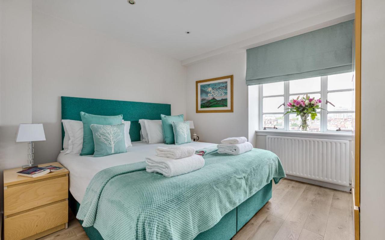 Nell Gwynn Chelsea 4*