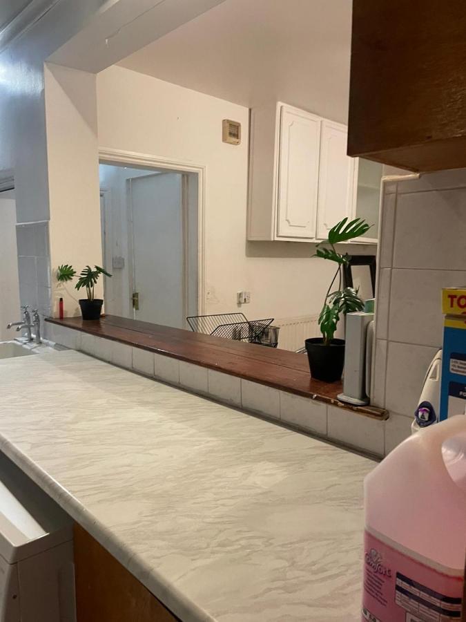 Balham, South Spacious 1, 6 Available London