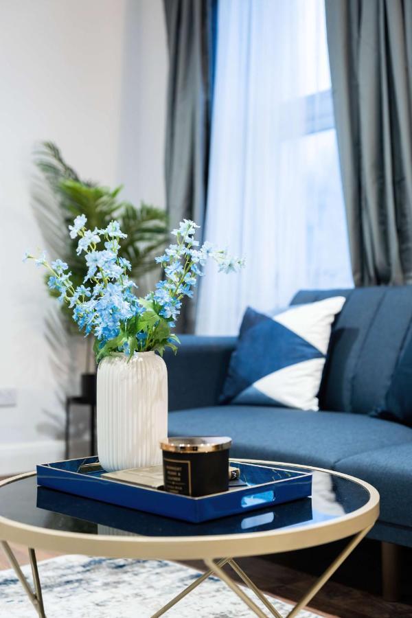 Kensington High 2 Bedroom * Londres